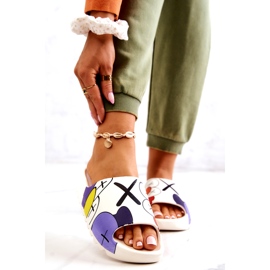 Gumeni okret -Flops s bijelim otiskom bijela 1