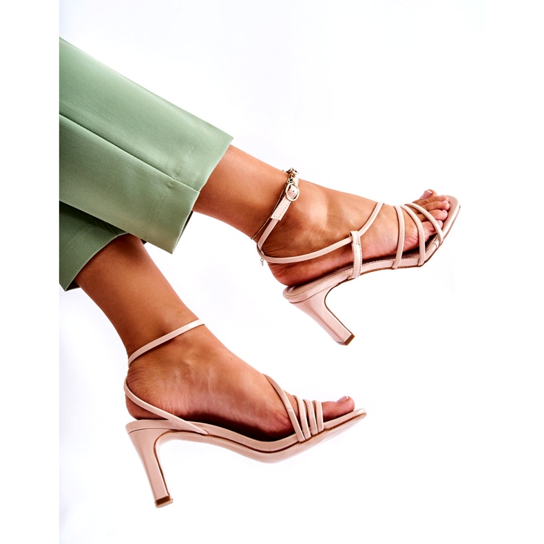 WS1 Klasične lakirane sandale na visoke pete Bež Milani 6