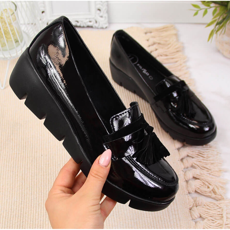 Crne lakirane ženske cipele Filippo crno 2