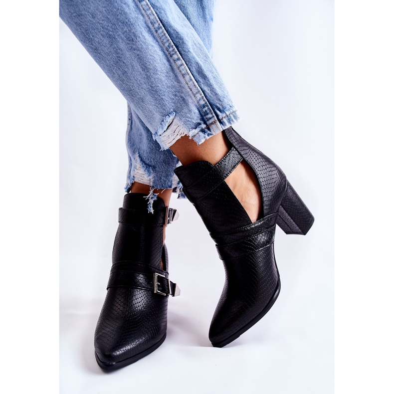 WJ2 Moderne čizme na stupu s izrezima crni suelo crno 2