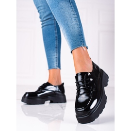 Crne lakirane cipele Vinceza crna 1