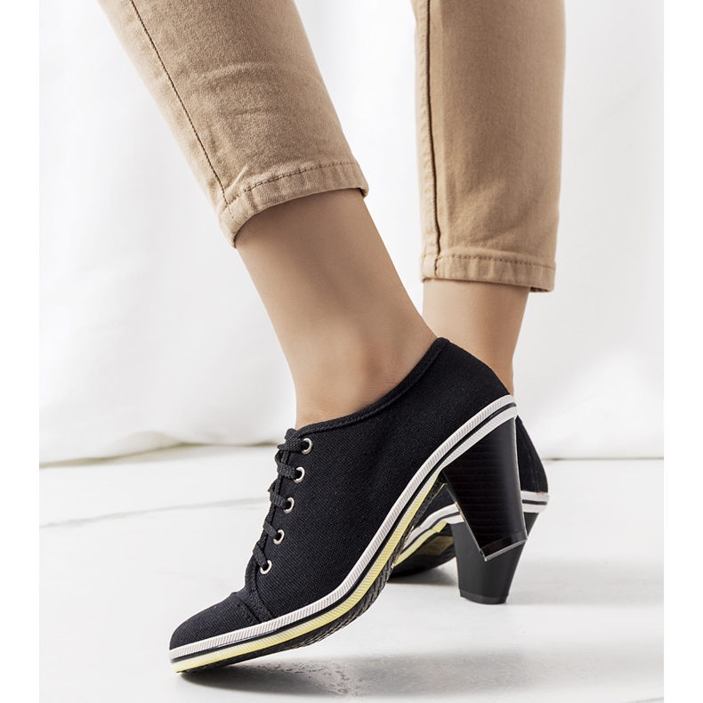 Crne brogove na Belisle stubu crna 1