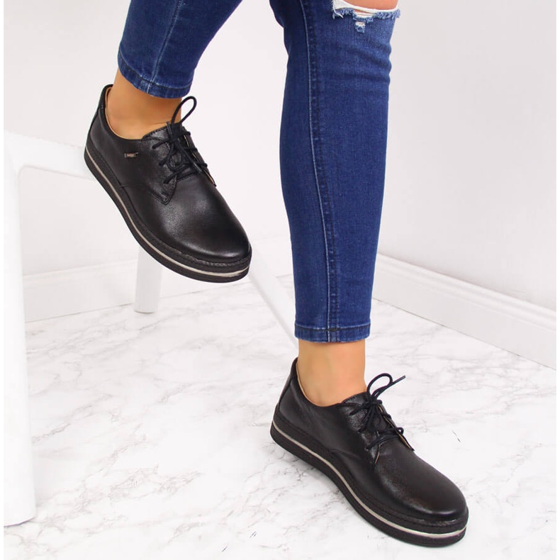 Crne kožne ženske cipele Helios 380 crna 1