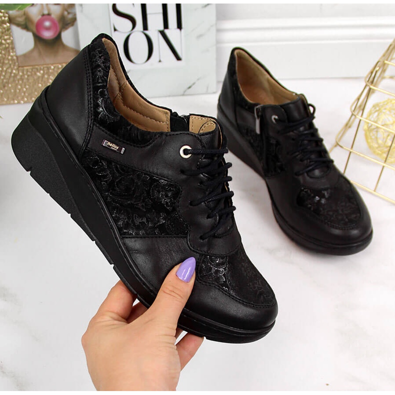 Udobne kožne ženske cipele crne boje Helios 347 crno 2