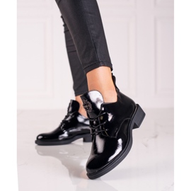 Elegantne crne patentirane čizme Vinceza crno 1