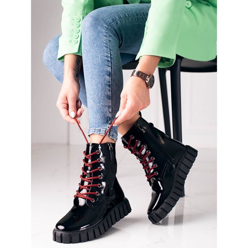 W. Potocki Crni visoki radnici na peronu Potockog crna 2