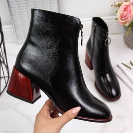 Crne lakirane ženske čizme Filippo crna 2