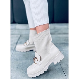 Gornja nogavica u bež boji 1