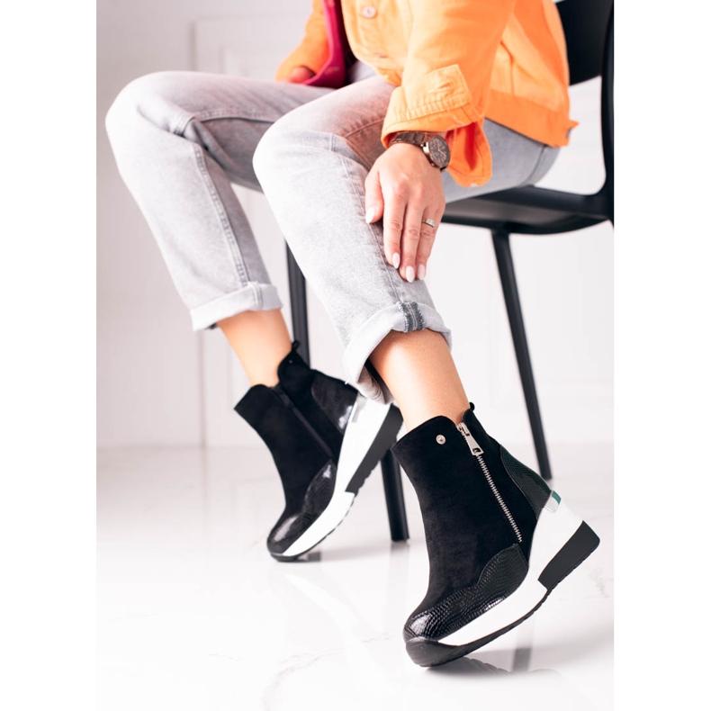 Crne sportske ženske čizme na bijeli klin Shelovet crno 2