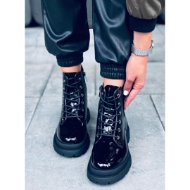 Lakirane gležnjače s lančićem Jake Black crna 1