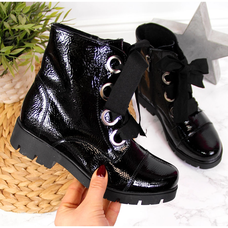 Crne izolirane crne lakirane čizme za djevojčice Kornecki 6220 crno 1