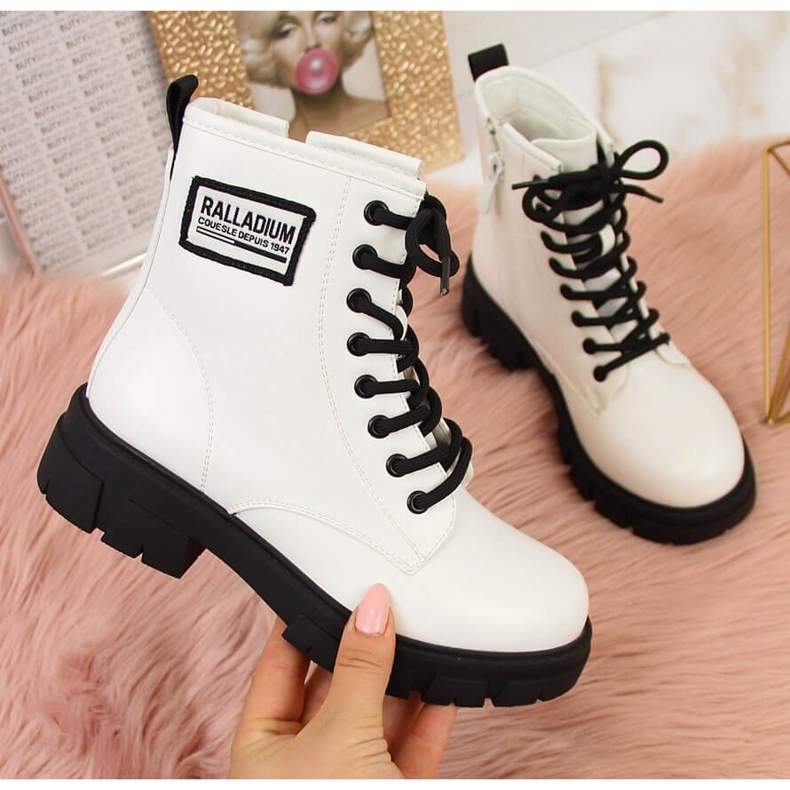 S.Barski Bijele čizme za djevojčice izolirane S. Bararski bijela 1