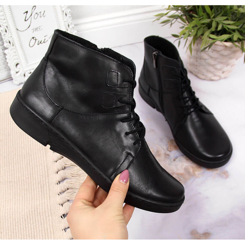 Crne Udobne izolirane kožne ženske čizme, crne Łukbut 1816 crno 2