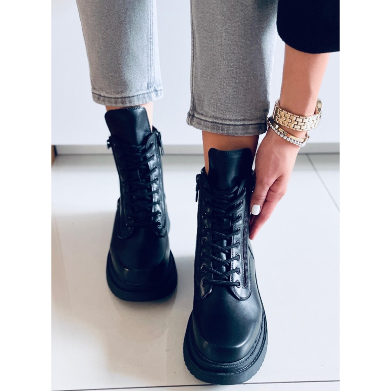 Gležnjače Edvin Black s visokim potplatom crna 2