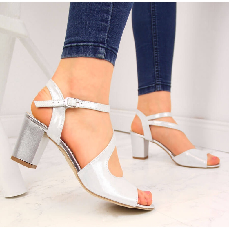 NATALII BRAT BUT Ženske srebrne satenske kožne sandale Natalije Brat But srebro 2