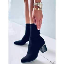 Tiara Crne čizme s visokom petom crna 1