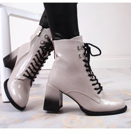 S.Barski Čizme lakirane na stup, toplo sive S. Barski siva 1