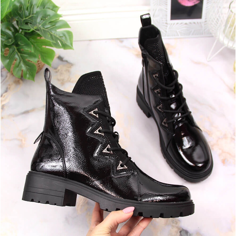 S.Barski Crne lakirane čizme sa šljokicama S. Bararski crno 1