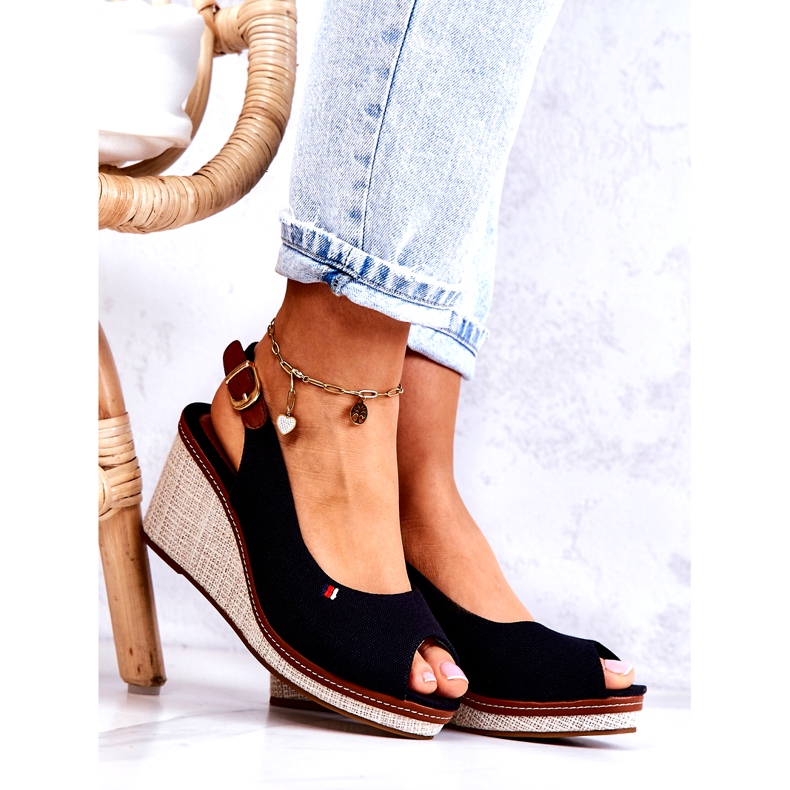 PS1 Ženske udobne sandale s kopčom crne Thallas crna 2