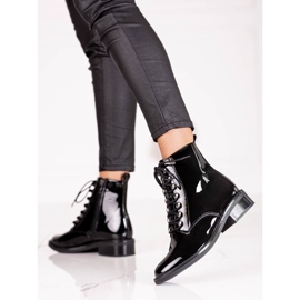 Elegantne ženske čizme na vezanje s ravnom potpeticom Shelovet crno 2