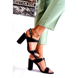 Moderne kožne sandale na šanku Black Passion crna 2