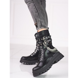 Shelovet radnice s ornamentima crna 1