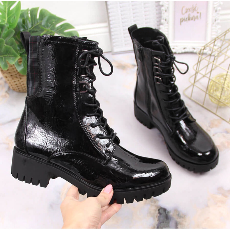 Crne lakirane i izolirane traper čizme Jezzi JEZ369 crno 1