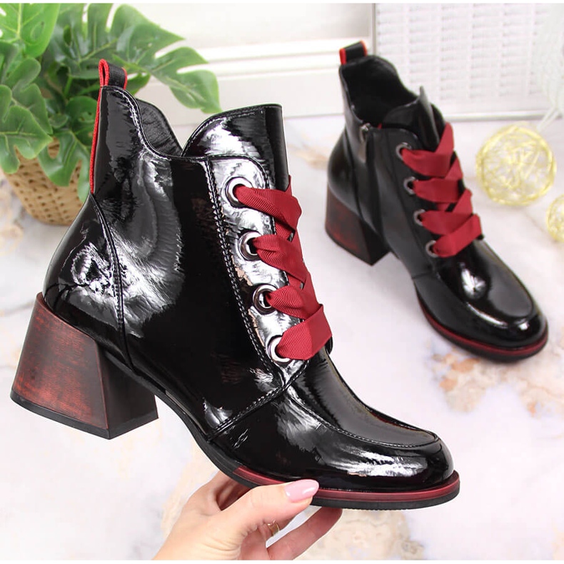 Crne lakirane izolirane ženske čizme crne Vinceza JAN147A crno 1