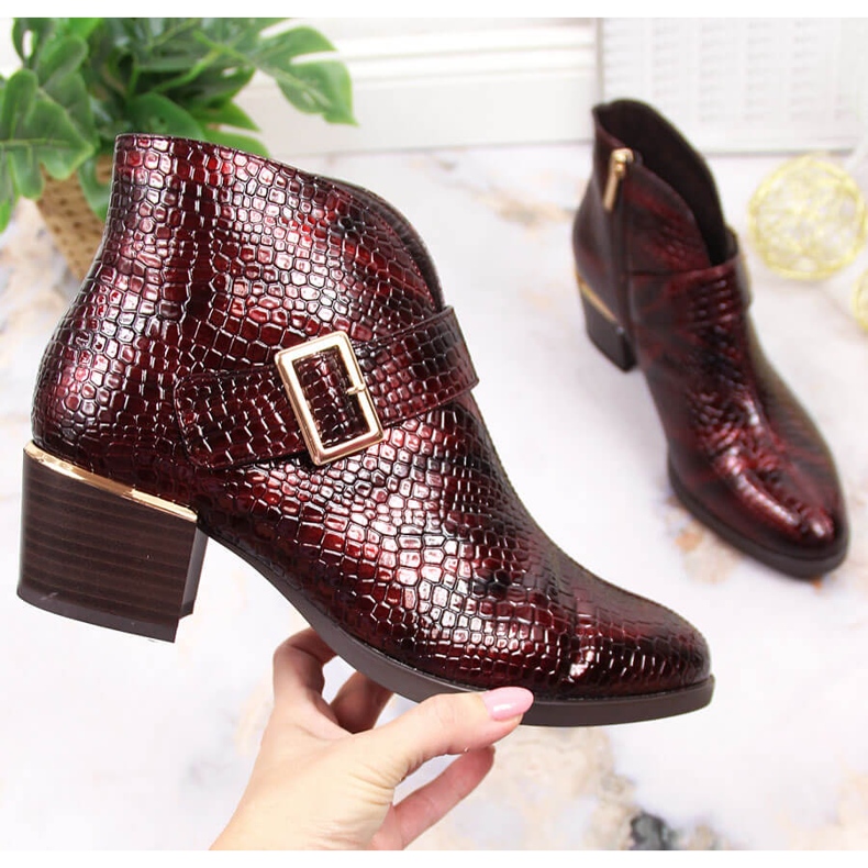 Lakirane čizme za žene izolirane krokodil bordo Vinceza 1