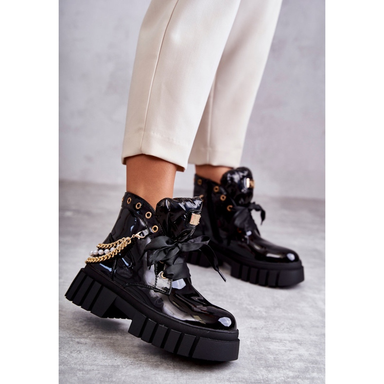 Lakirane tople čizme s lancem crne Karoline crna 2