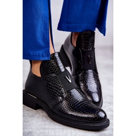 Vinceza Lakirane čizme s izrezima na ravnu petu Crne Eunice crno 2