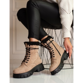 Ženska Shelovet izolirana, bež 1