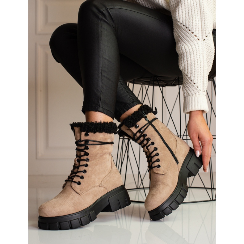 Ženska Shelovet izolirana, bež 1