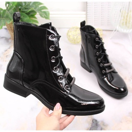 S.Barski Ženske lakirane, izolirane čizme s ravnom petom S. Bararski crna 1