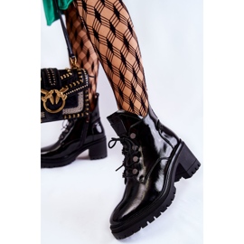 Vinceza Lakirane tople čizme na vezanje crne Ragnhild crno 2