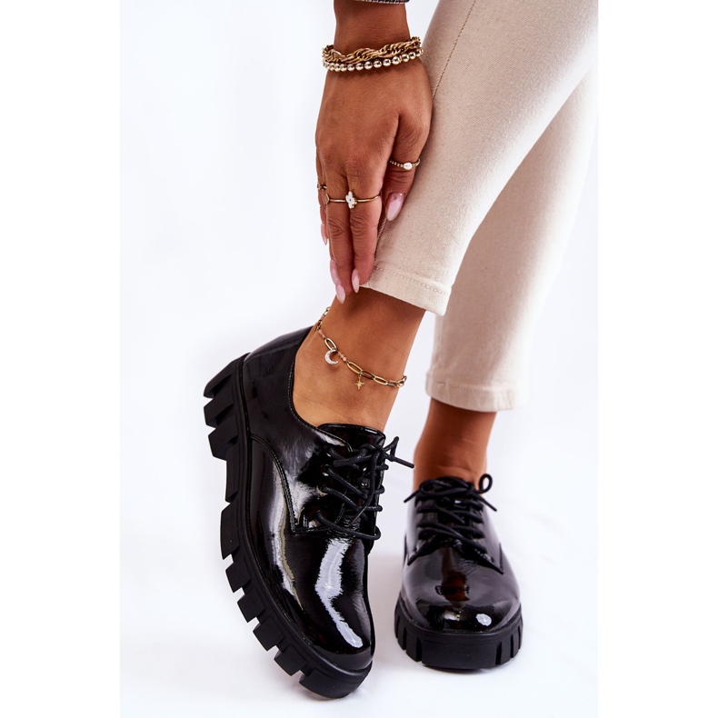 Vinceza Modne lakirane cipele vezane Black Gwendy crna 1