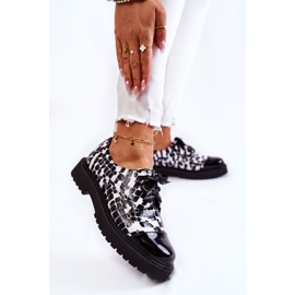Lakirane cipele na vezanje Laura Messi 2441 Black and White bijela crno 2