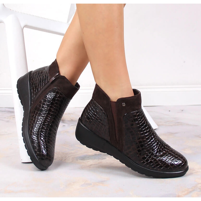 Smeđe ženske čizme na klinastu petu, smeđe T.Sokolski smeđa 1