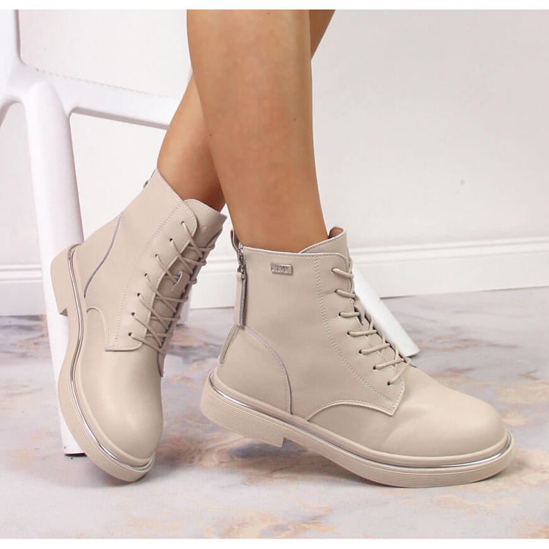 Kožne čizme na vezanje s patentnim zatvaračem, izolirane bež Goe II2N4015 1