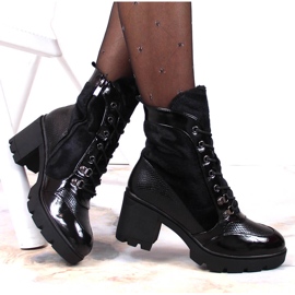 Ženske čizme na stup i platformu, crne izolirane Laura La.Fi crno 1