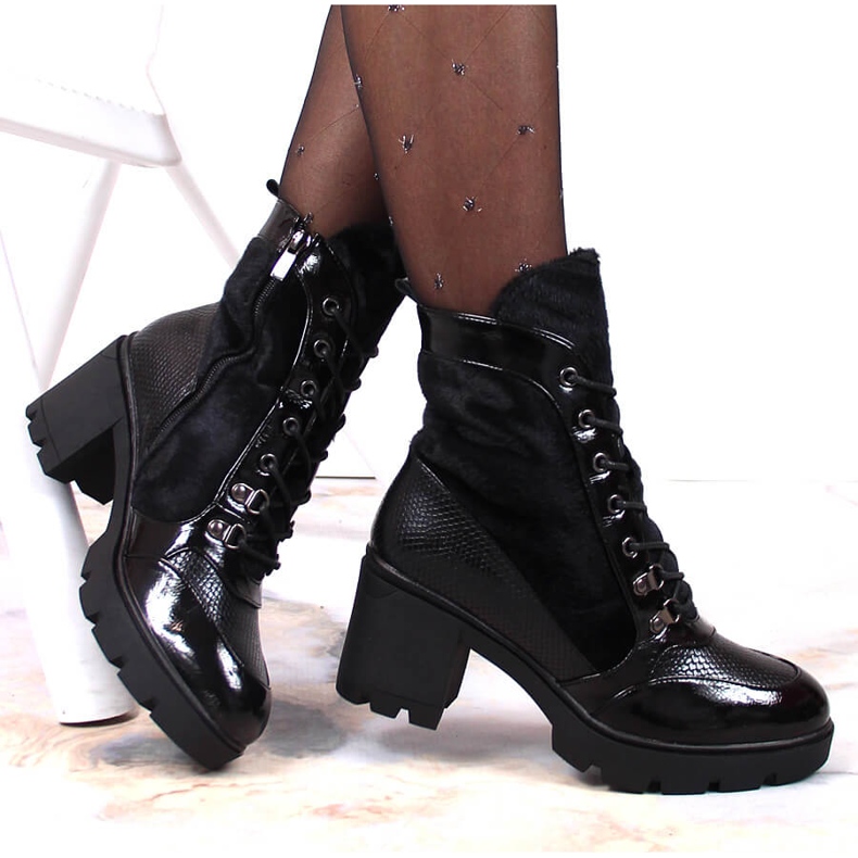 Ženske čizme na stup i platformu, crne izolirane Laura La.Fi crno 1