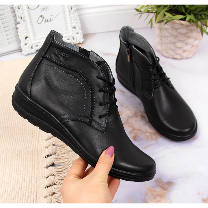 Crne izolirane kožne čizme crne boje Helios 612-2 crna 1