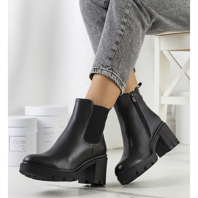 PA1 Crne čizme na visoku petu marke Selima crno 1