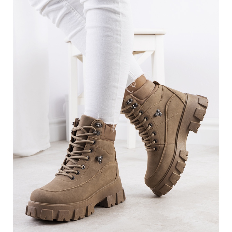 Ženske smeđe planinarske cipele Bisa bež 1