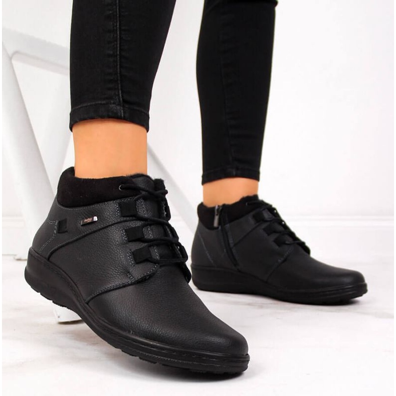 Izolirane kožne čizme Helios W H521A crna 2