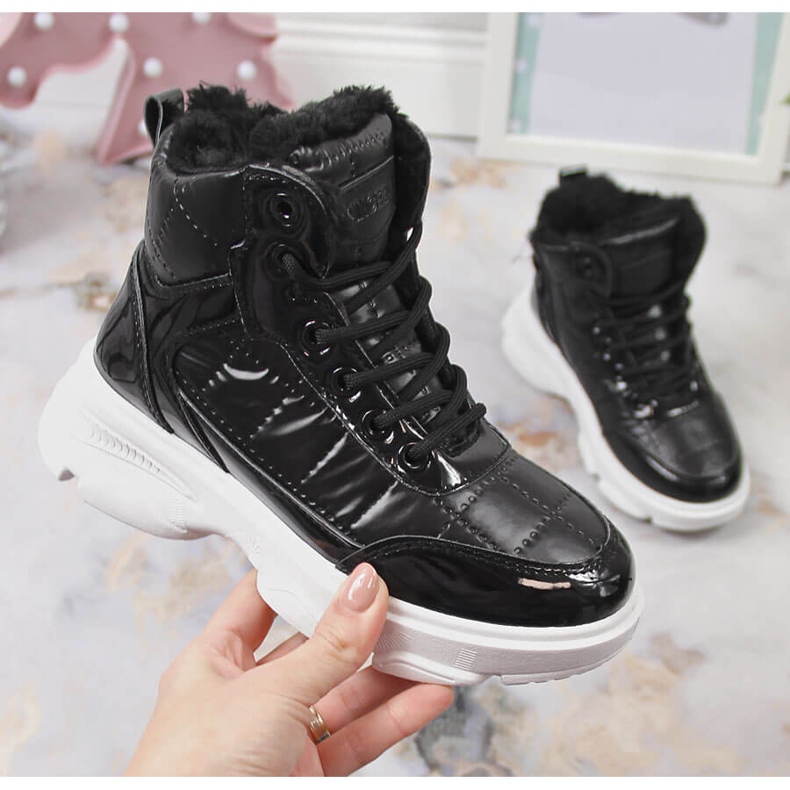 Ženska sportska obuća, metalik, izo crna Vinceza 1