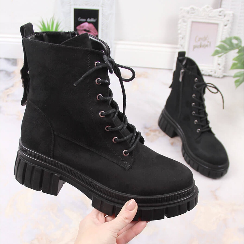 Ženske radnice od antilopa na crnoj izoliranoj platformi T.Sokolski crna 1