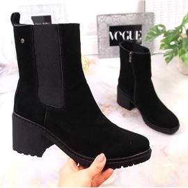 Kožne Jodhpur čizme od brušene kože na stupu, izolirani crni Filippo crna 1