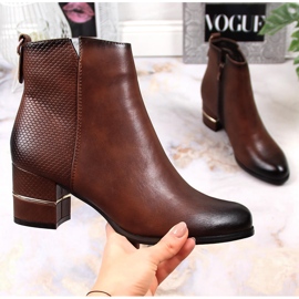 Ženske Jodhpur čizme na smeđem izoliranom stupu M. Daszyński smeđa 1