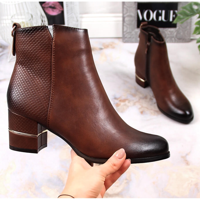 Ženske Jodhpur čizme na smeđem izoliranom stupu M. Daszyński smeđa 1